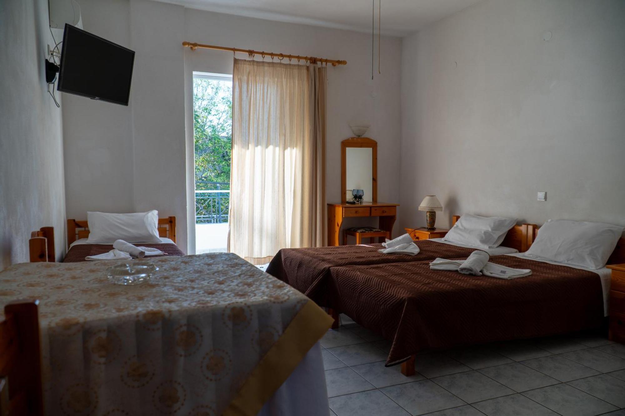 Pagona Hotel Лутра Едипсу Екстериор снимка