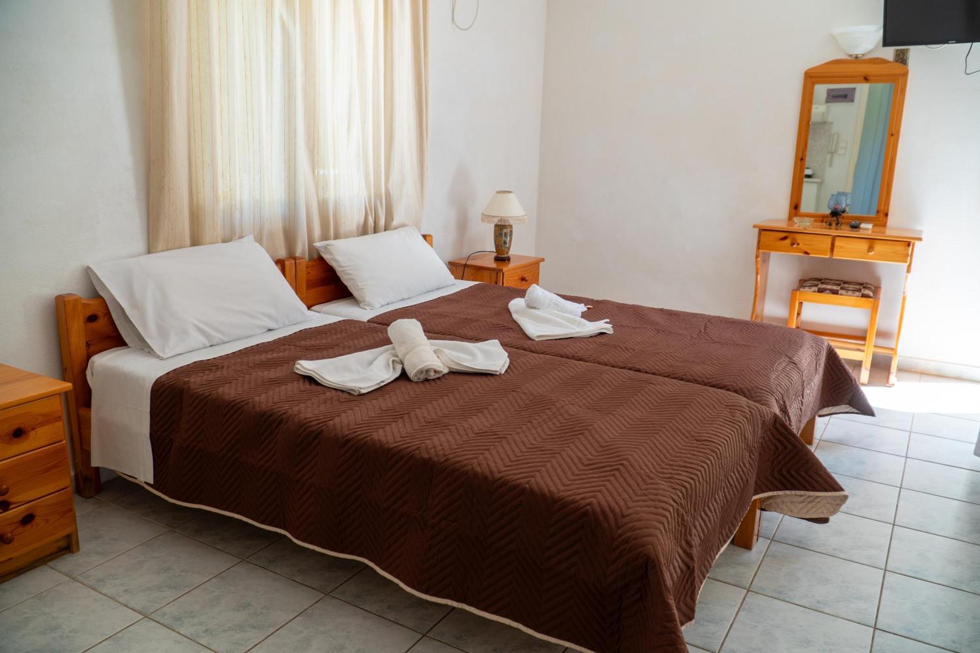 Pagona Hotel Лутра Едипсу Екстериор снимка