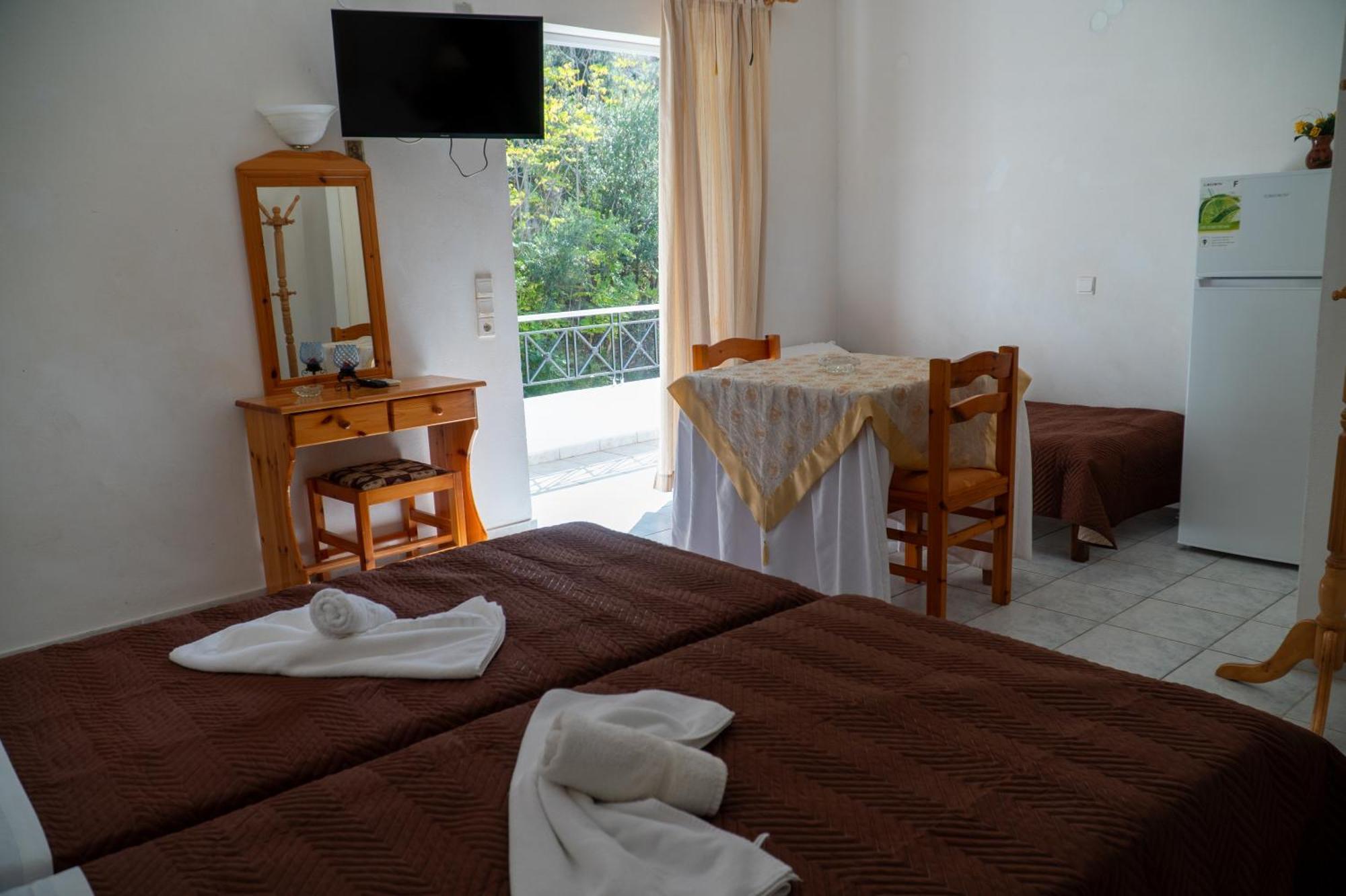 Pagona Hotel Лутра Едипсу Екстериор снимка