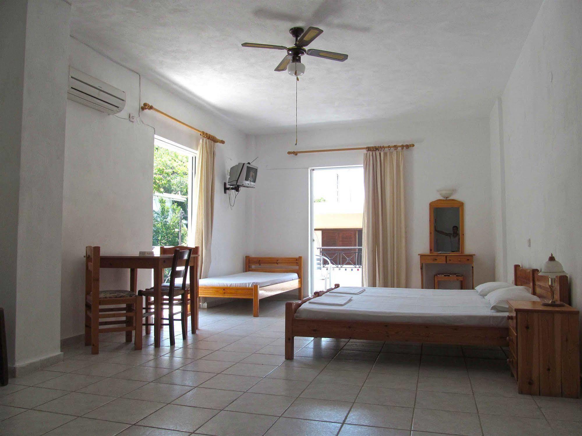 Pagona Hotel Лутра Едипсу Екстериор снимка